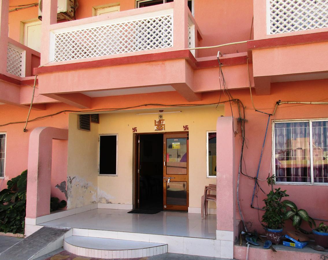Hotel Devang Dwārka Exterior foto